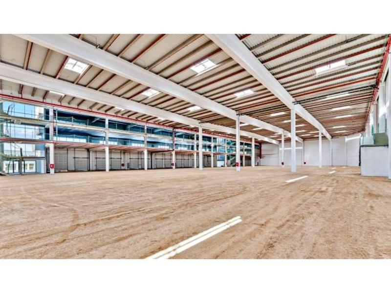 Foto 4958c876-2577-47a9-a222-b6649b0592b6. Rent industrial building in calle casal de santa coloma 1 in Barberà del Vallès