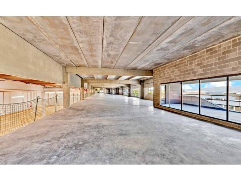 Foto c9ec4920-dc7e-4344-8f73-706a452d656e. Rent industrial building in calle casal de santa coloma 1 in Barberà del Vallès