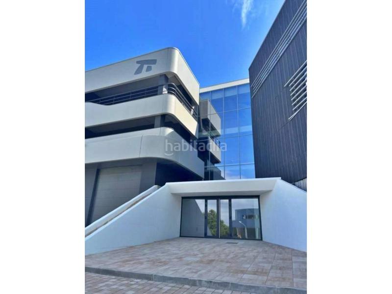 Foto cc60b5df-70a2-46cc-96fd-0e90f2ed8ba2. Rent industrial building in calle casal de santa coloma 1 in Barberà del Vallès