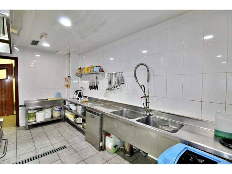 Foto 9c8b65ee-b0ad-4cc2-9058-dde6e1412067. Location local commercial dans Centre Granollers