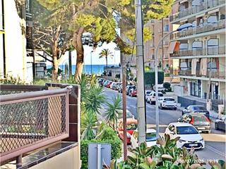 Penthouse in Mediterrani  12. Venda dátic al costat de la platja de cuinit