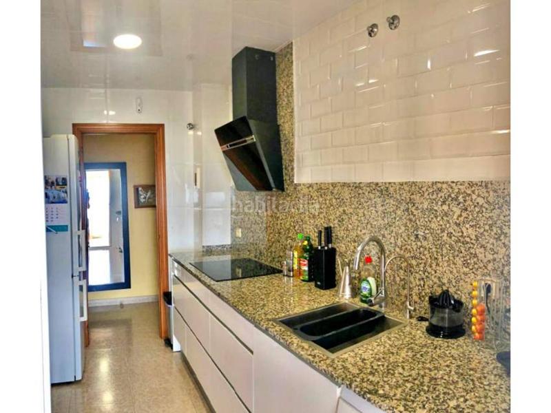 Foto 8f9f3311-abcb-4bb2-a9e6-f0b81cb22373. Ático venta de àtico en Nucli Antic Cunit