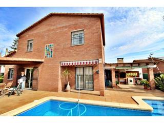Haus  Bonavista. Venta de casa en polinyà pg de lesglesia