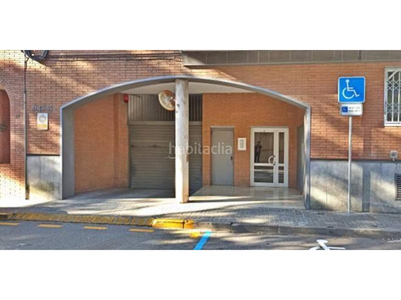 Foto faaf95ea-cf9d-48b8-89a8-b9a72d9bdb87. Autoparkplatz in Polinyà