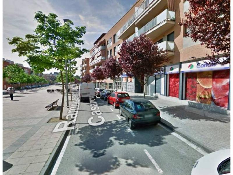 Foto 461fb213-3657-407e-b9fb-2d10bdf1f1ec. Local commercial dans rafael de casanova 9 dans Polinyà