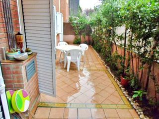 Flat  Calle margarida xirgu. Venda de planta baixa a poliny�