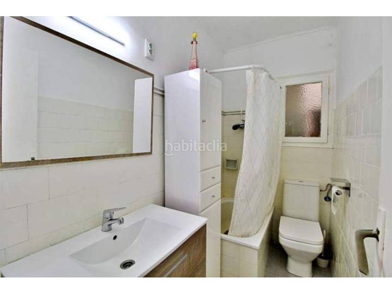 Foto f83e3489-1644-4269-9dc2-1c4bff407a5a. Pis a Llagosta (La)
