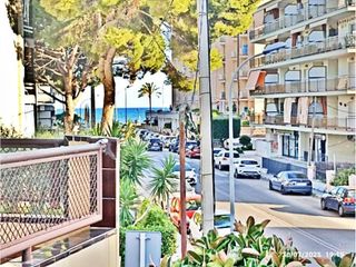 Penthouse in Avenida mediterrani 12. Venda dátic al costat de la platja de cunit