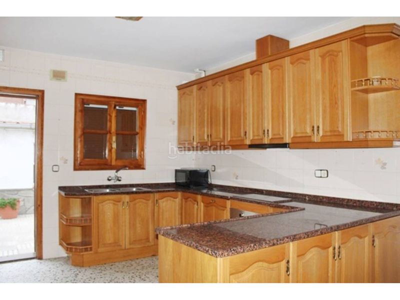Foto d33b1bbf-cd84-4a67-8004-cbddff183fcb. Casa amb calefacció aparcament a Polinyà