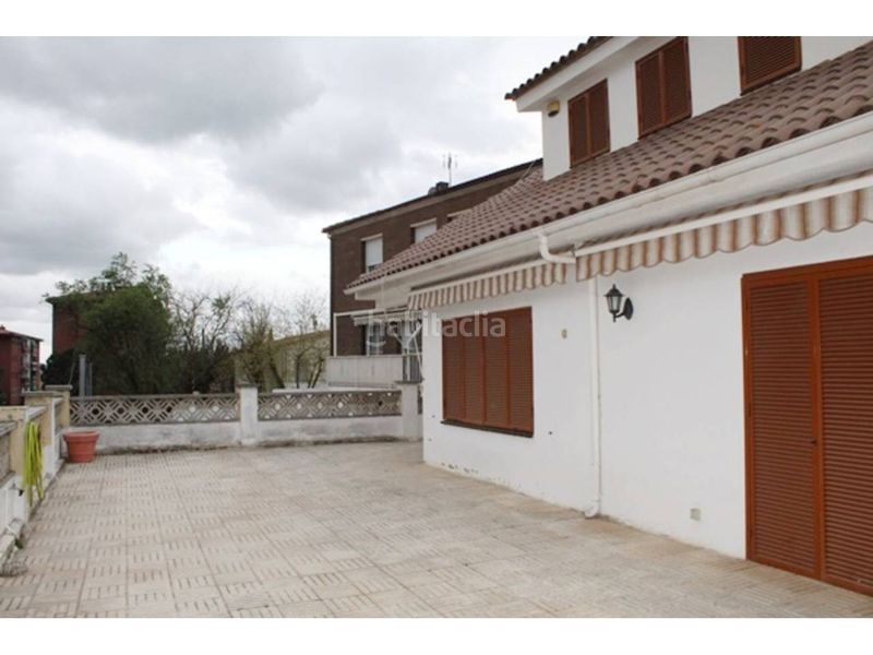 Foto dfbaece9-71d4-4676-9e0b-efec957d01a1. Casa amb calefacció aparcament a Polinyà