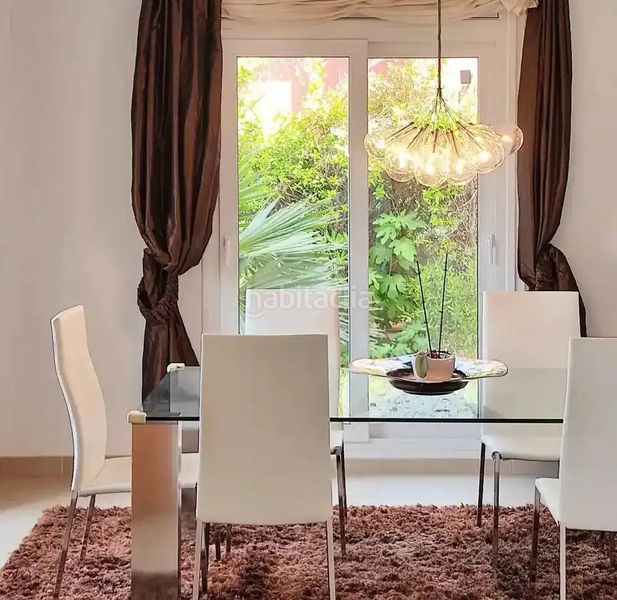 Foto 772a3419-858b-46a7-90f0-2865ec5645be. Xalet amb xemeneia calefacció aparcament piscina a Reus