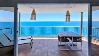 Appartement à Carrer de la falconera 18. Edificio único: acceso directo al mar desde la zona privada