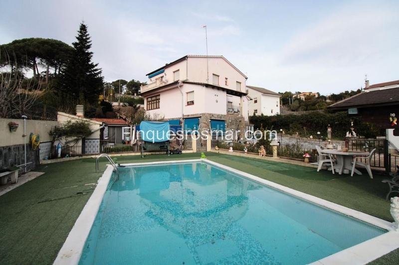 Foto 023b302a-e762-42a2-8ebc-d67398bb054c. Casa amb aparcament piscina a Aiguaviva Parc Vidreres
