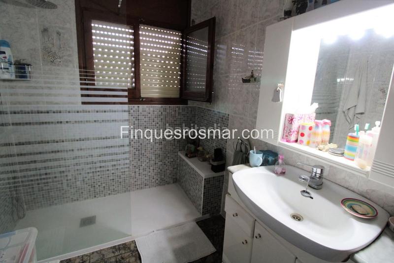Foto 09058c17-b9d3-4c40-bf4d-7b2dd8b82706. Casa amb aparcament piscina a Aiguaviva Parc Vidreres