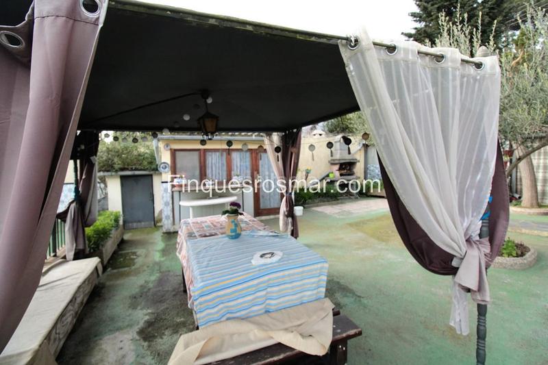 Foto 3c0dd77d-7ef6-4595-8833-95c4140e3038. Casa amb aparcament piscina a Aiguaviva Parc Vidreres