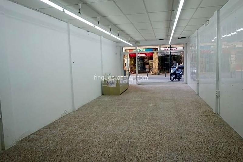 Foto 33f0c1fe-abb3-4311-b55a-26f36b403118. Local comercial a Centre Lloret de Mar
