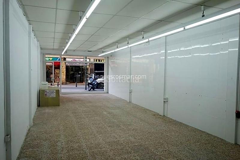 Foto 5c919a59-f4b4-4c55-96ee-e31016c9c6f2. Local comercial a Centre Lloret de Mar