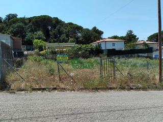 Terreny residencial a Aiguaviva Parc. Soy un   terreno soleado ideal  para construir tu preciosa casa