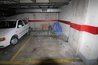 Parking coche en Mas Baell-Can Carbó. Plaza de parking cerca del c.a.p