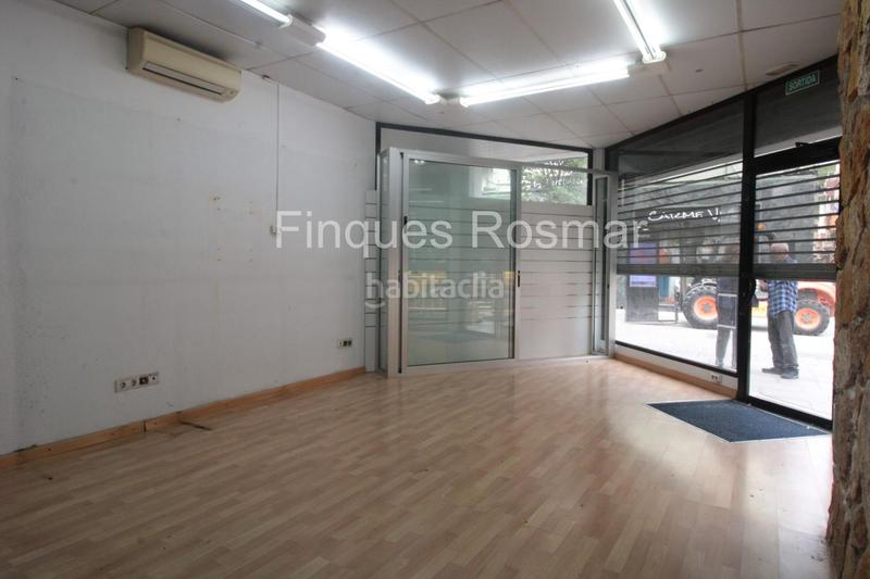 Foto cb76a8a8-d3f4-4b70-b76e-33ceee36c7a8. Edifici a Malgrat de Mar