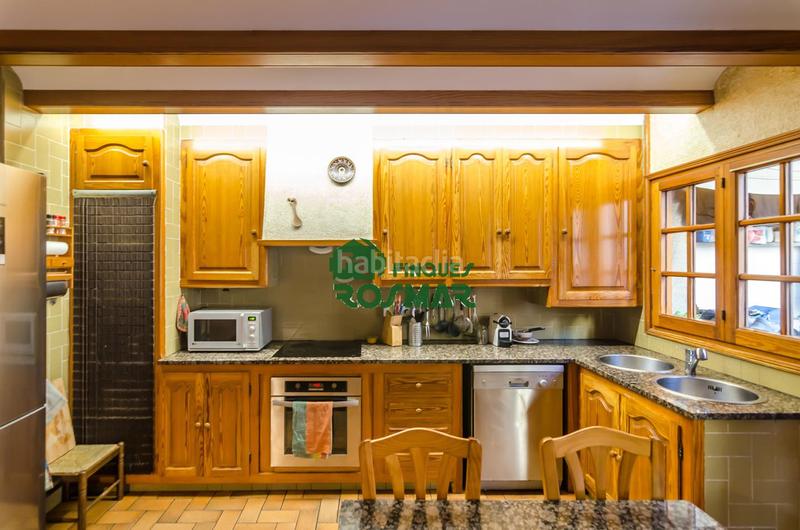 Foto 1f15d2d2-1d5a-4e0a-8bf9-472a42cc023a. Edificio in Centre Lloret de Mar