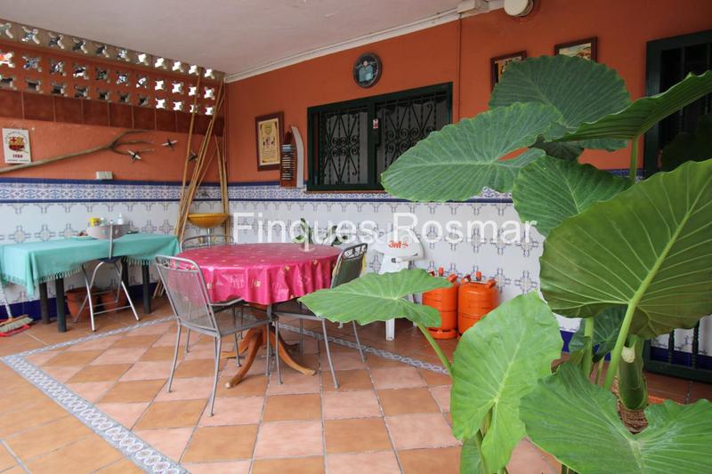 Foto fc92d583-3dc9-401c-a898-1404886f087d. House in Canyelles Lloret de Mar