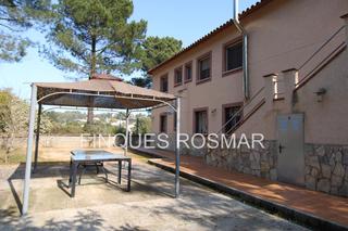 Casa a Terrafortuna - Puig Vents. Casa con tres viviendas independientes, entre lloret y vidreres,