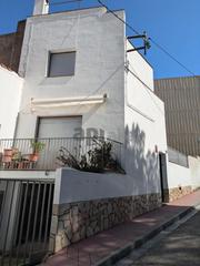 Casa a Centre. Oportunidad para inversores! casa con gran potencial en el centr