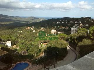 Terreny residencial a Serra Brava. Terreno edificable con vistas panorámicas al mar en serra brava,