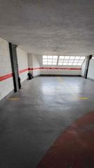 Aparcament cotxe a Centre. Plaza de parking en calle san pedro