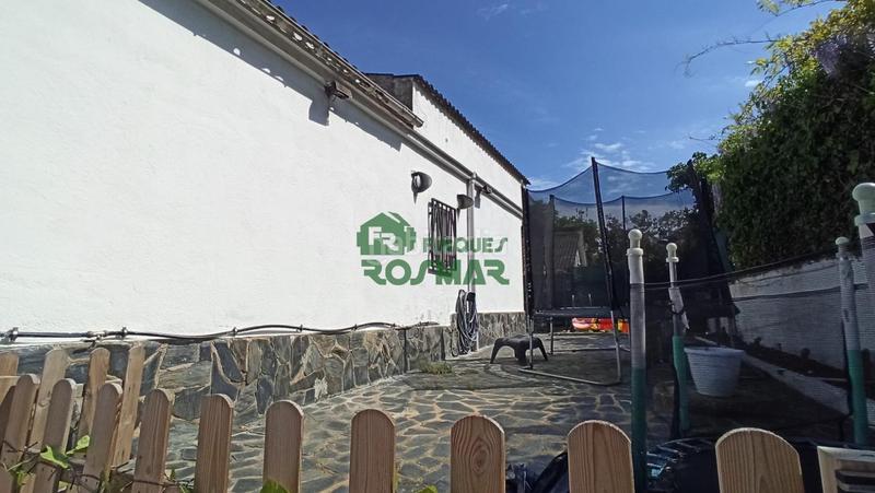 Foto f69dda0f-76c8-4af0-a326-f9017bf84486. Casa adosada oportunidad única en Montbarbat, ! en Maçanet de la Selva