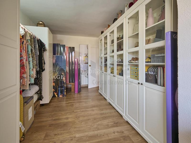 Foto 52538148-b814-4e24-b65a-36f5ce1953a3. Pis a Fenals Lloret de Mar