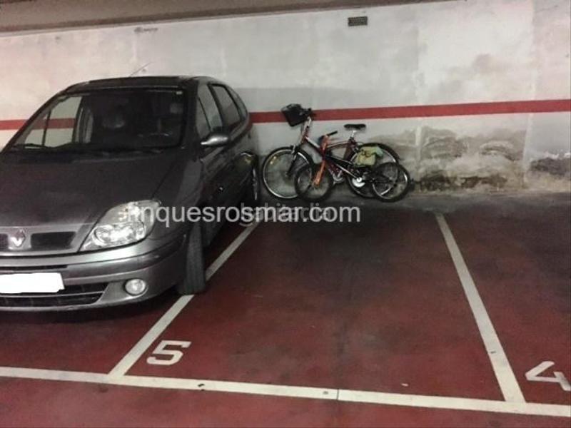 Foto 5718dfd3-5a42-4503-a1c4-657e81721b98. Autoparkplatz in Mas Baell-Can Carbó Lloret de Mar