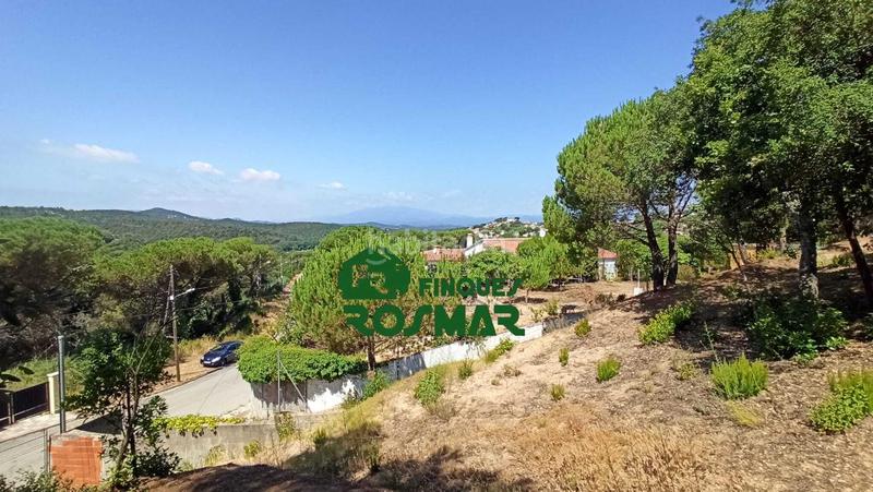 Foto b7a6eabe-43bb-4c5e-83a3-19a347916e4e. Terreny residencial a Aiguaviva Parc Vidreres