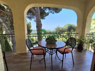 Casa a Serra Brava. Encantadora casa con terraza, piscina y vistas al mar en canyell