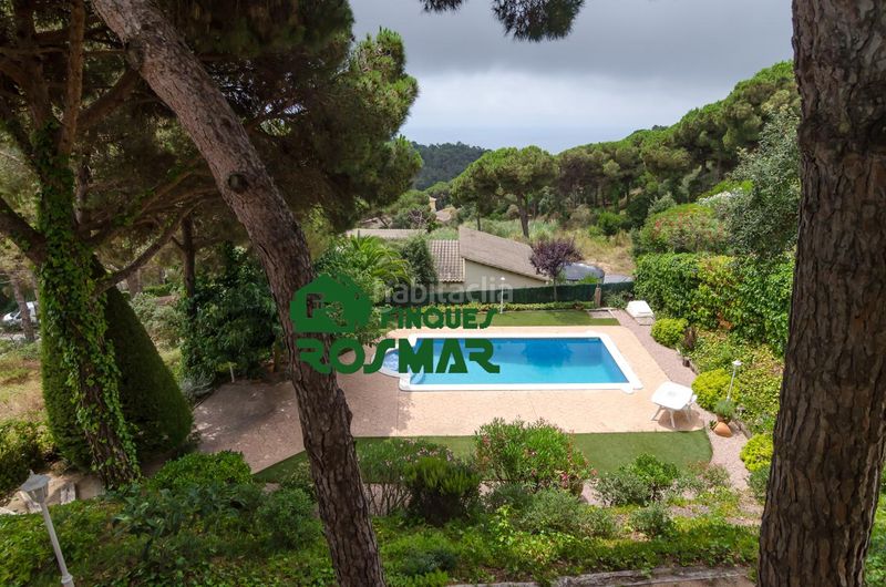 Foto 2492b63f-518a-4c27-bd79-3a2d9e710d9e. Casa amb piscina a Serra Brava Lloret de Mar