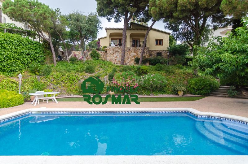 Foto 45ffce07-a6a1-483c-a11c-3994d3db49cb. Casa amb piscina a Serra Brava Lloret de Mar