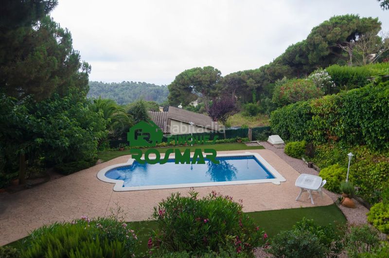 Foto 8afc9439-6412-4974-96a4-17af548ce53d. Casa amb piscina a Serra Brava Lloret de Mar