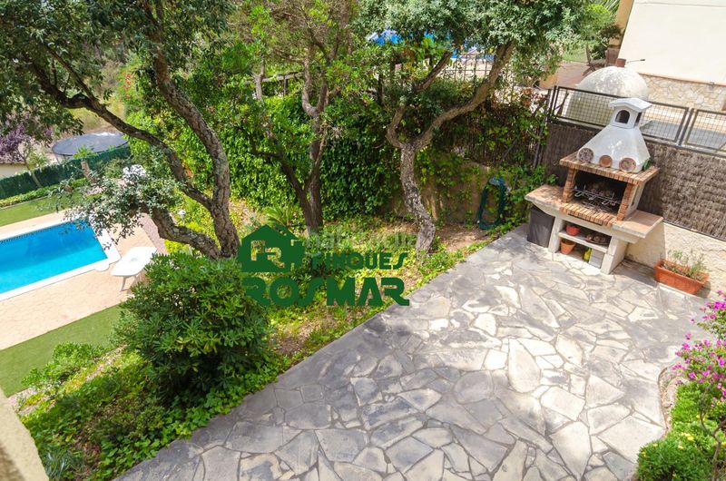Foto a804755e-668a-408a-b958-e07037237f7a. Casa amb piscina a Serra Brava Lloret de Mar