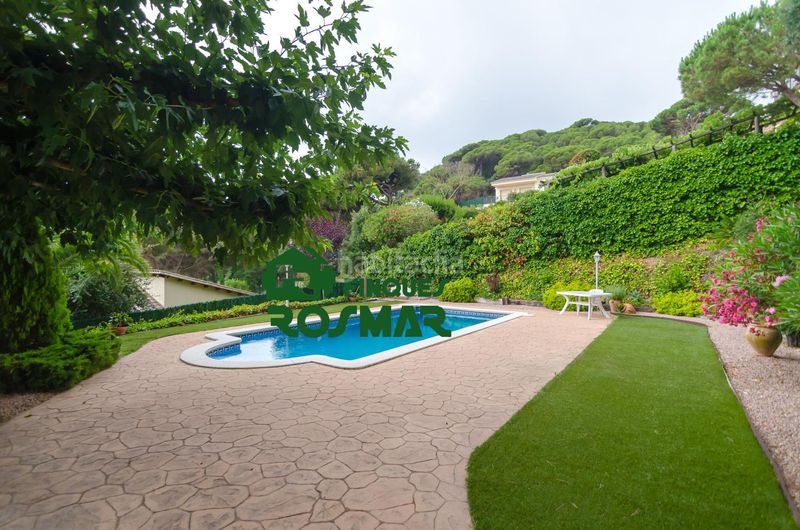 Foto b91d373c-a643-4aa5-85fe-eaf202c68a64. Casa amb piscina a Serra Brava Lloret de Mar