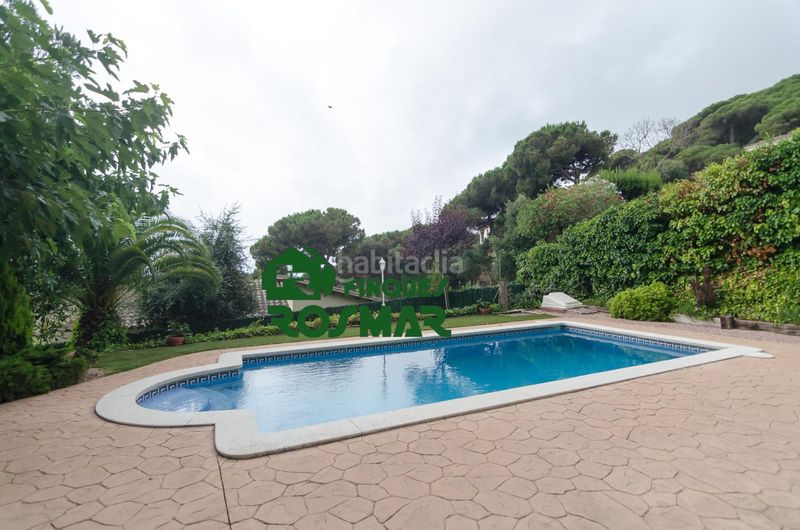 Foto bb09e71c-8010-4297-bdb5-b6422677bb80. Casa amb piscina a Serra Brava Lloret de Mar