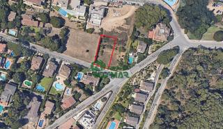 Terreny residencial a Fenals. Terreno exclusivo en venta a 1 minuto de la playa de fenals