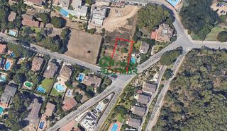 Terreny residencial a Fenals. Terreno exclusivo en venta a 1 minuto de la playa de fenals