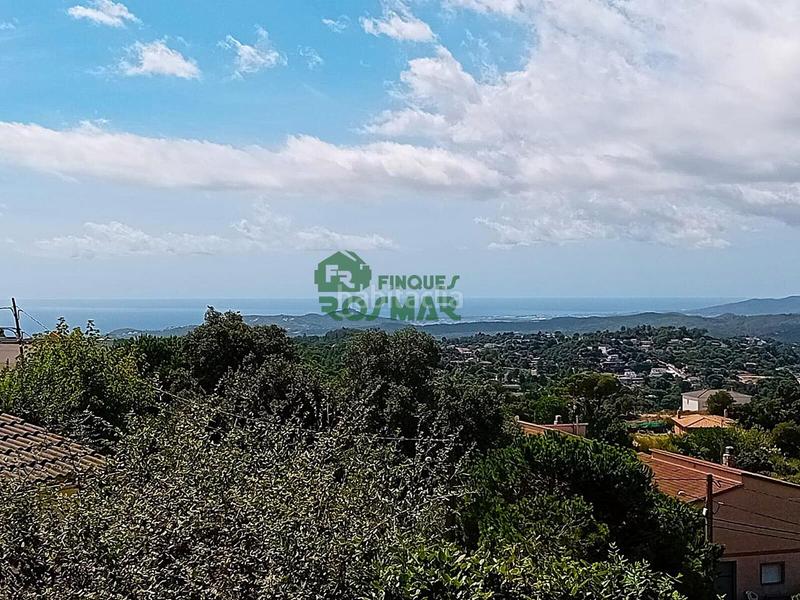 Foto 876e1560-11a3-4b45-8694-50a9227794c5. Casa versátil vivienda de dos plantas y gran terreno en aiguaviva park en Vidreres