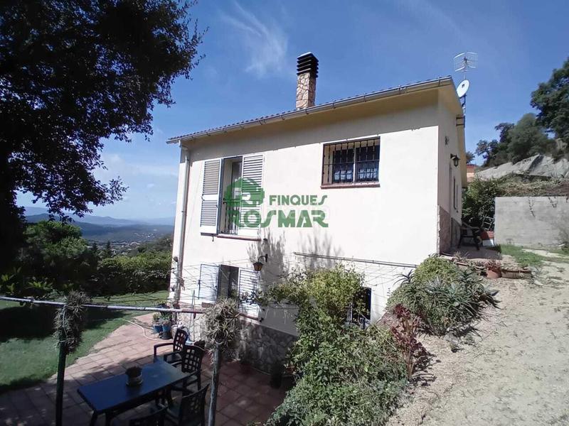 Foto cc26f75a-3ec5-400e-ae78-fd8d69cc0f47. Casa versátil vivienda de dos plantas y gran terreno en aiguaviva park en Vidreres