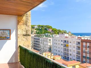 Pis a Centre. Apartamento con gran terraza y vistas al mar en el centro de llo