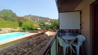 Pis a Roca Grossa. Gran oportunidad piso con parking y zona comunitaria completa ce