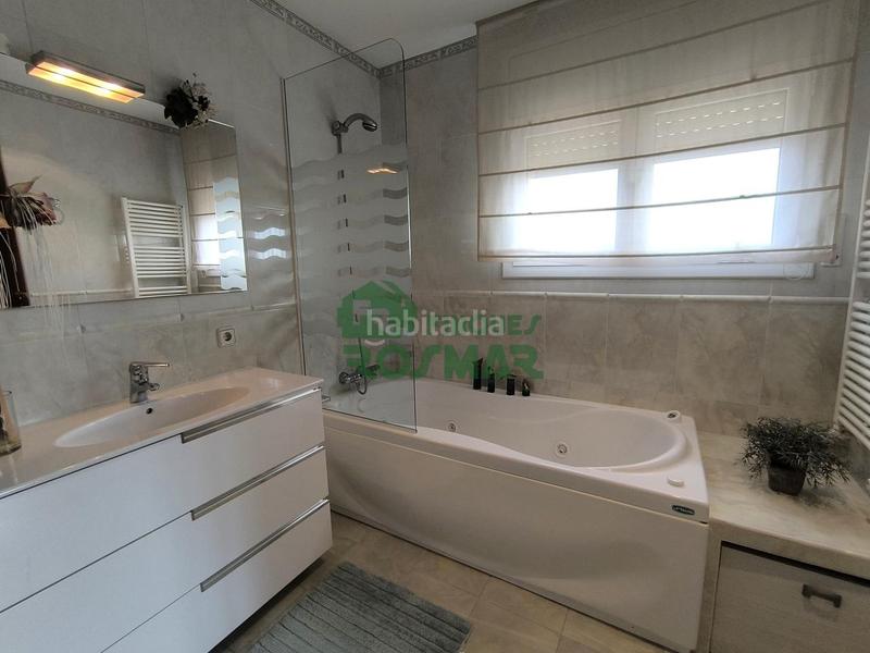 Foto 48cbf7ea-7ecc-4d00-90c5-4de9c8118d01. House with heating parking pool in Roca Grossa Lloret de Mar