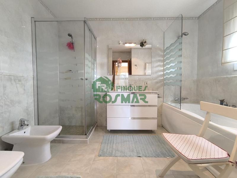 Foto e9decbe9-cf1c-4065-bd42-c16aa571d3ee. House with heating parking pool in Roca Grossa Lloret de Mar