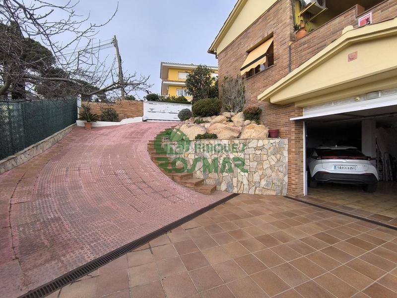 Foto f93f9845-0861-4013-a68f-597ce7c544b3. House with heating parking pool in Roca Grossa Lloret de Mar